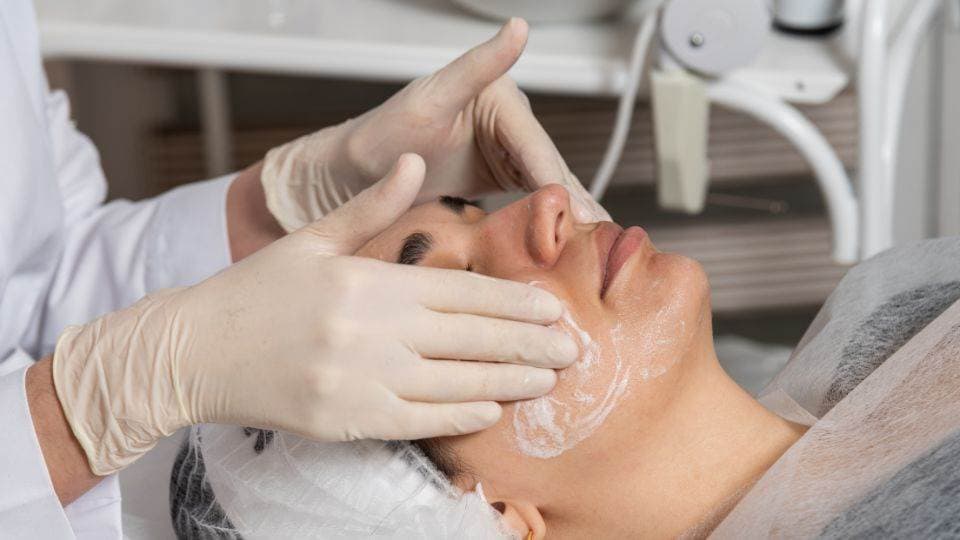 10 Amazing Benefits of Facial Steaming for Your Skin